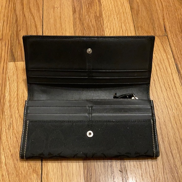 Black coach Wallet - Picture 2 of 3